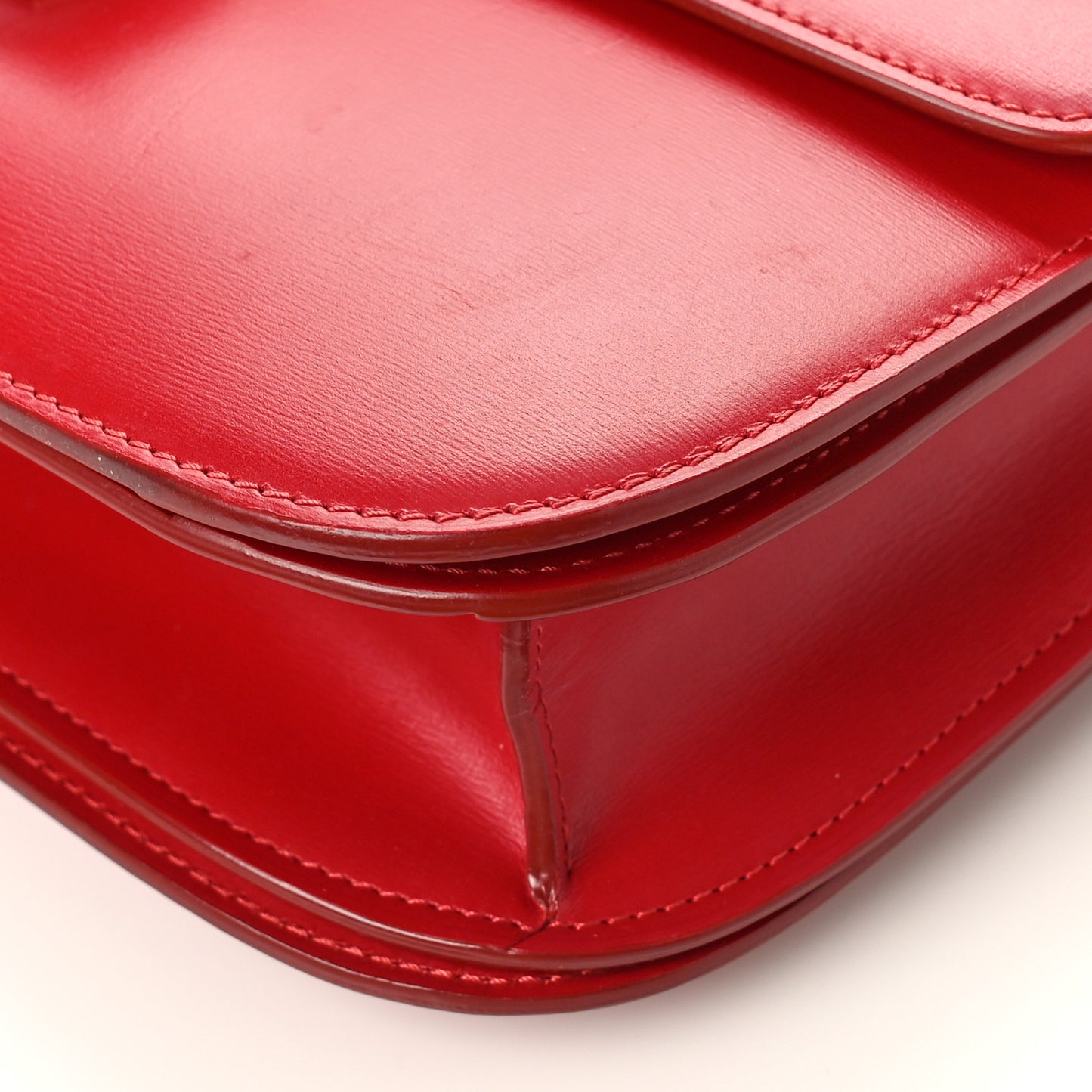 Box Calfskin Medium Classic Box Flap Bag Red