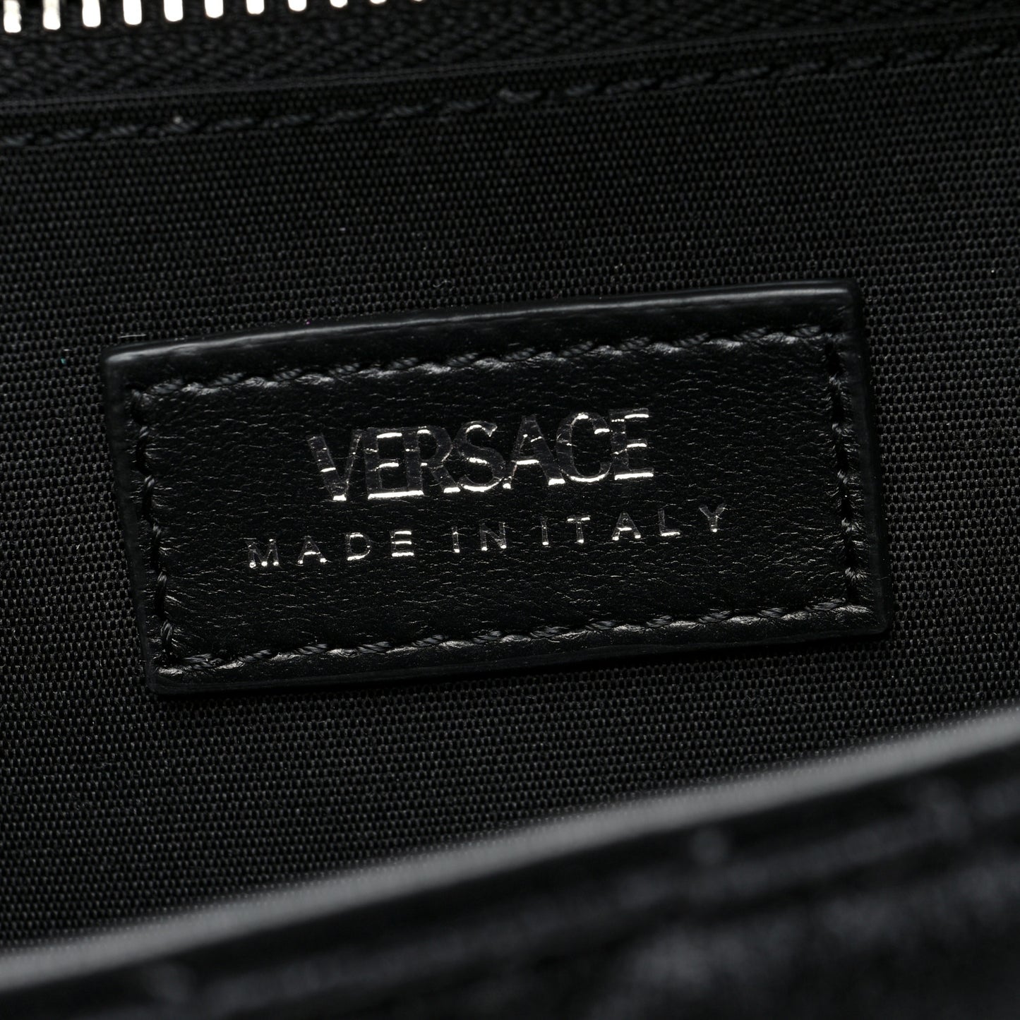 Velvet Quilted Medusa Wallet On Chain Black