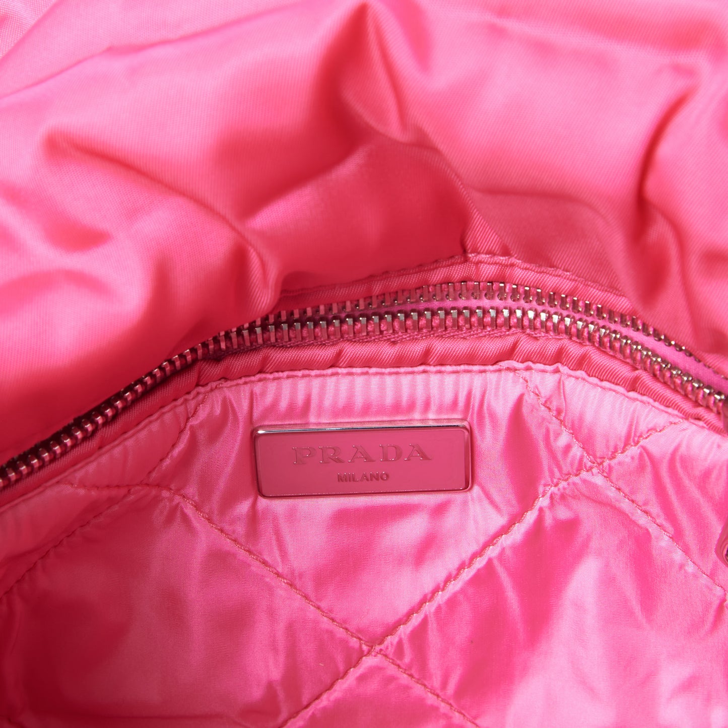 Tessuto Nylon Bomber Sound Chain Flap Shoulder Bag Fuxia