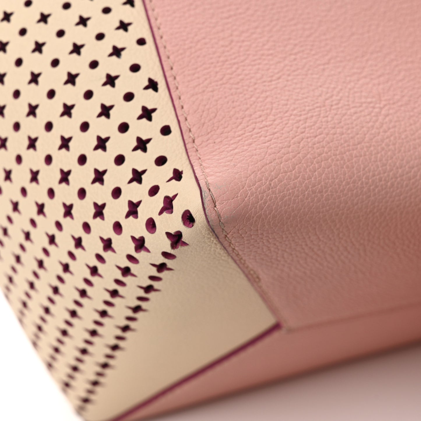 Calfskin Perforated Lockme Cabas Rose Poudre Creme