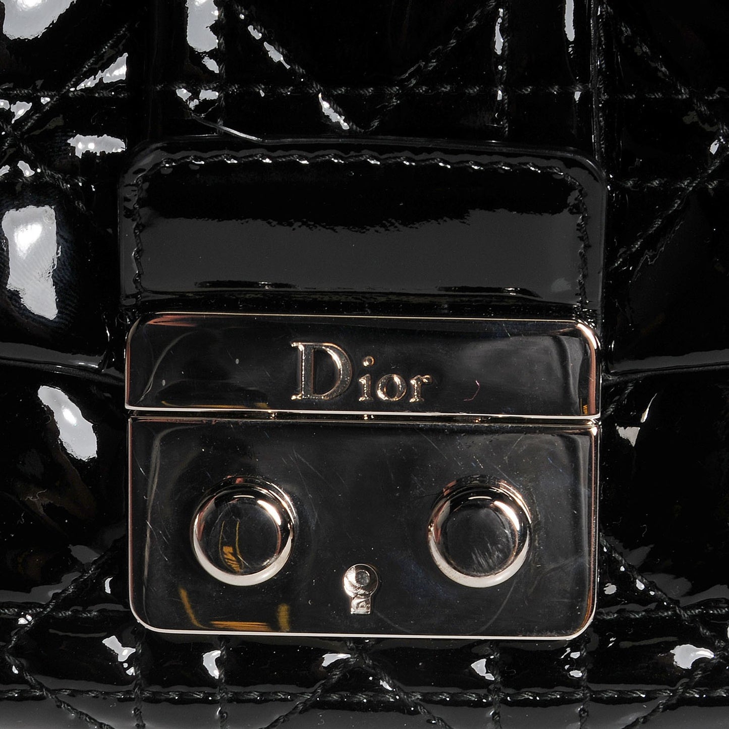 Patent Cannage New Lock Flap Black