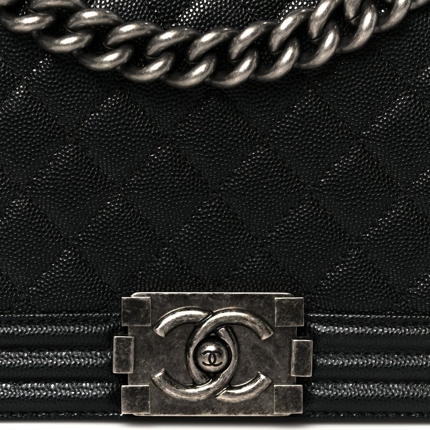 Caviar Quilted Medium Boy Flap Black