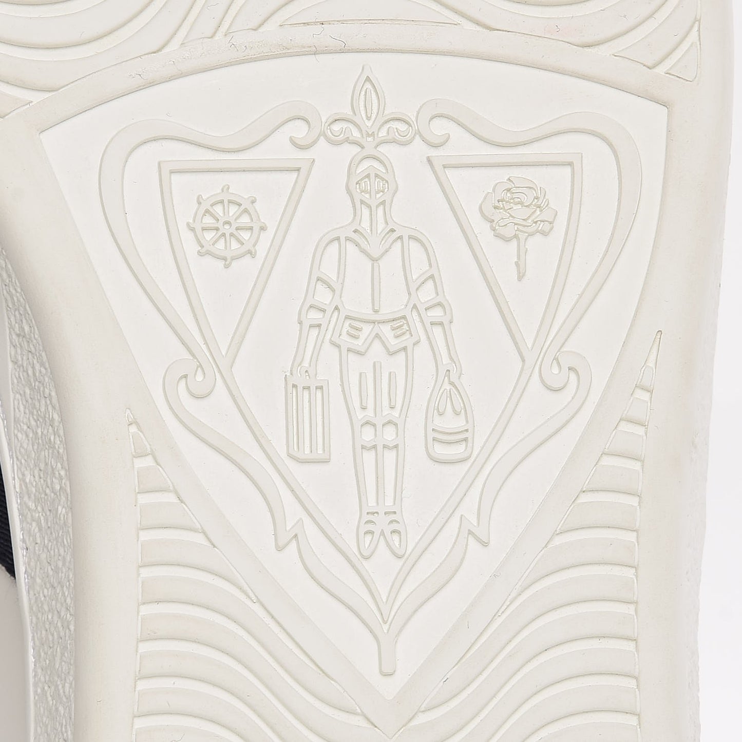Calfskin Web Shark Embroidered Mens Ace Sneakers 8.5 White