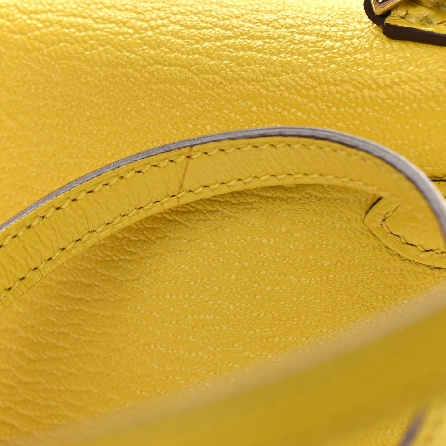 Chevre Mysore Verso Mini Kelly Sellier 20 Jaune De Naples Gold