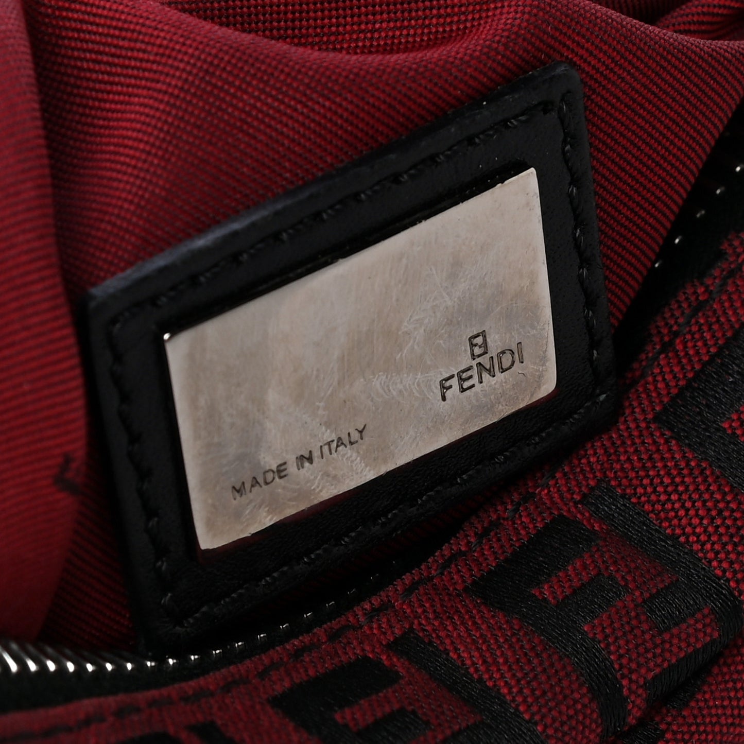 Zucchino Oyster Red Black
