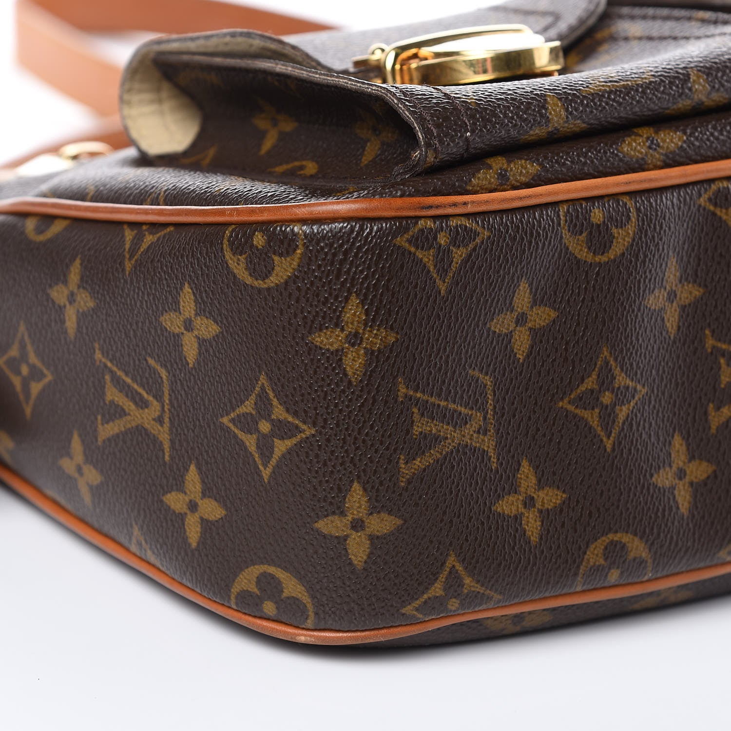 Louis Vuitton Monogram Hudson GM 7 of 14