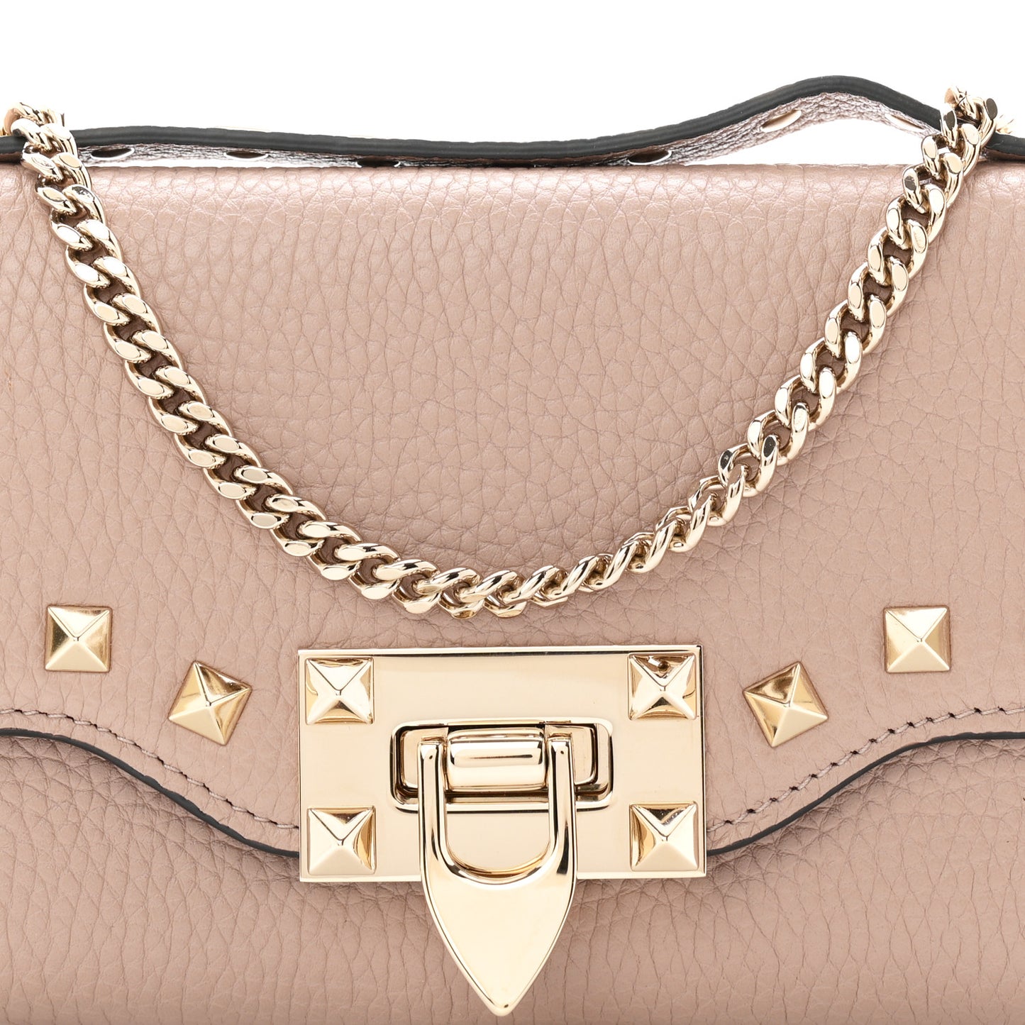 Pebbled Calfskin Rockstud Flip Lock Wallet On Chain Poudre