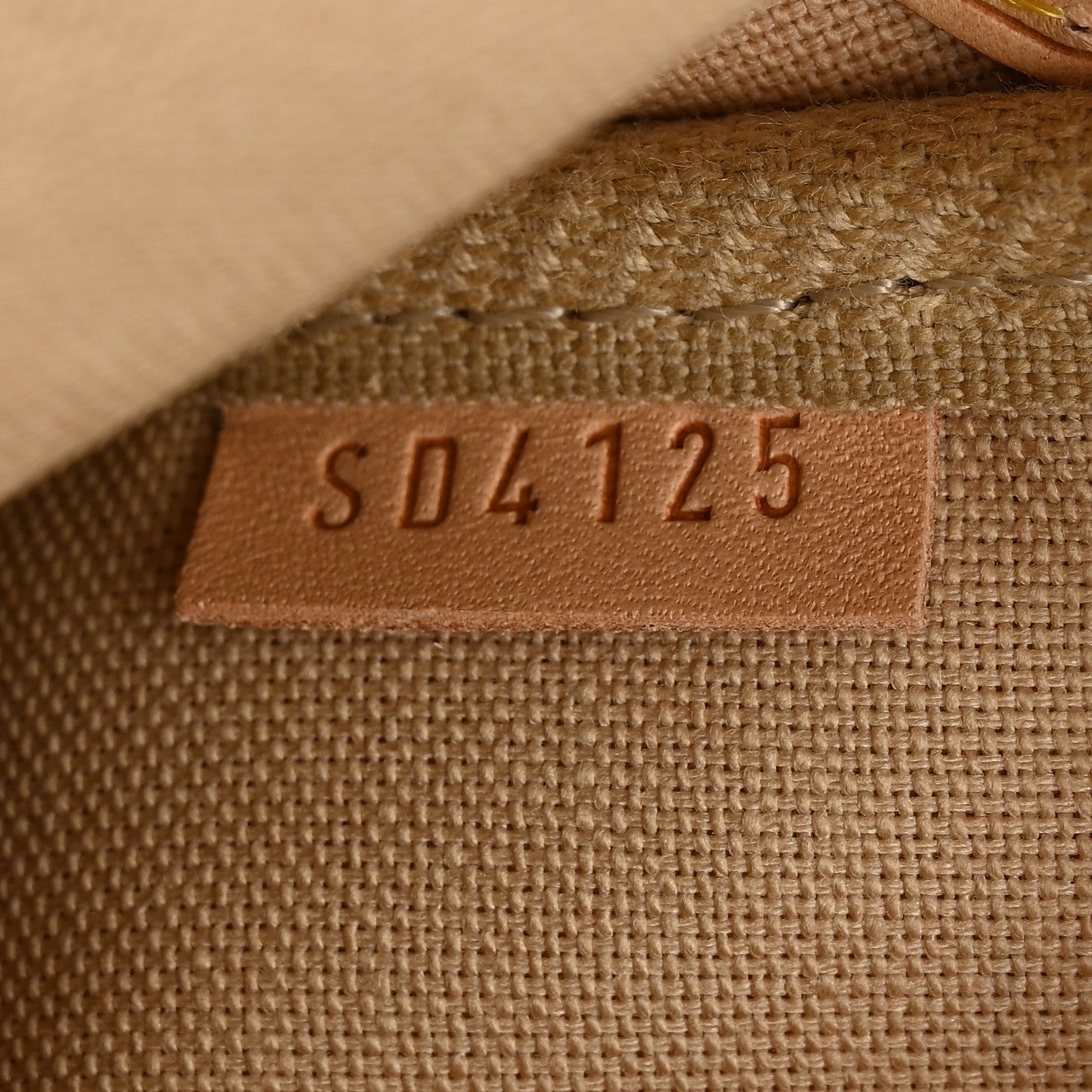Louis Vuitton Damier Azur Favorite MM 8 of 11
