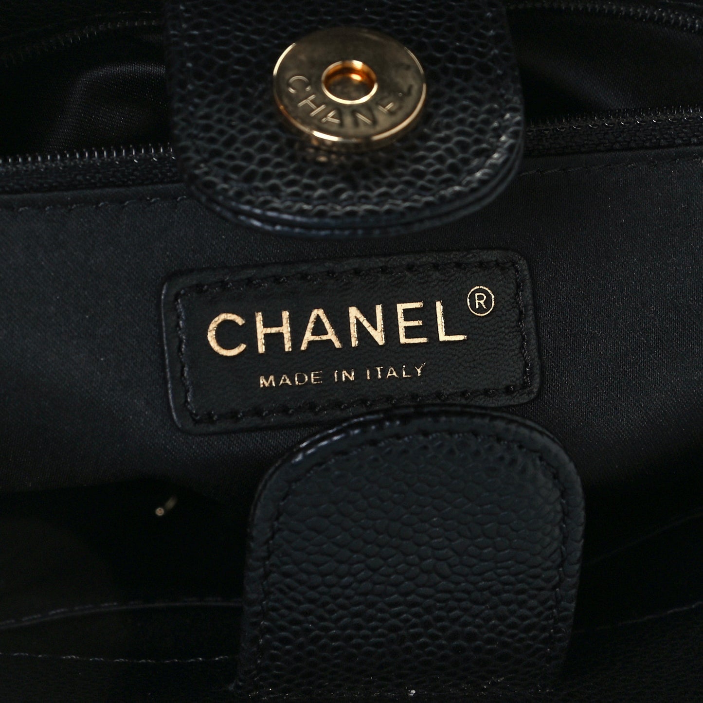 Caviar Quilted Petit Shopping Tote PST Black