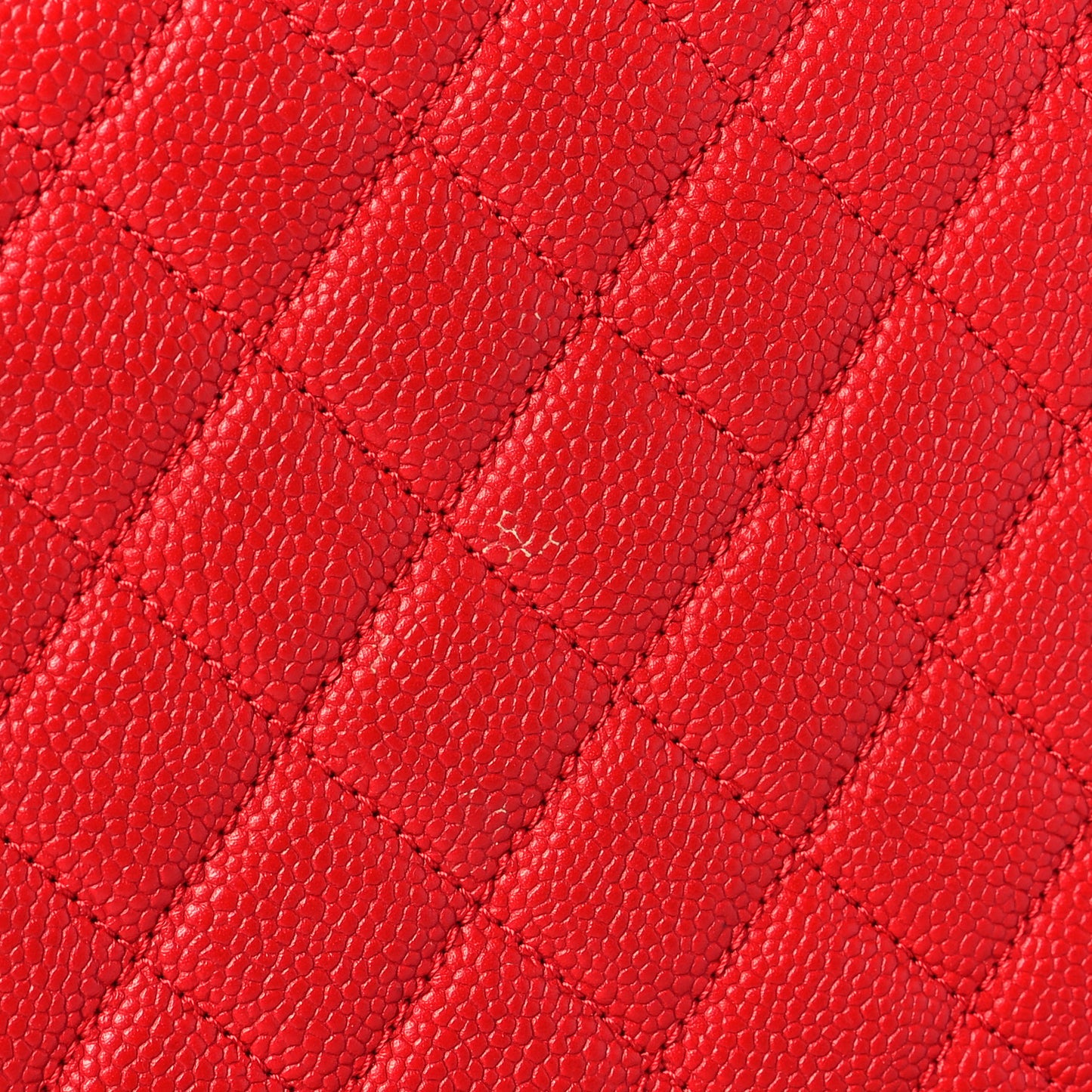 Caviar Quilted Medium CC Filigree Vanity Case Red