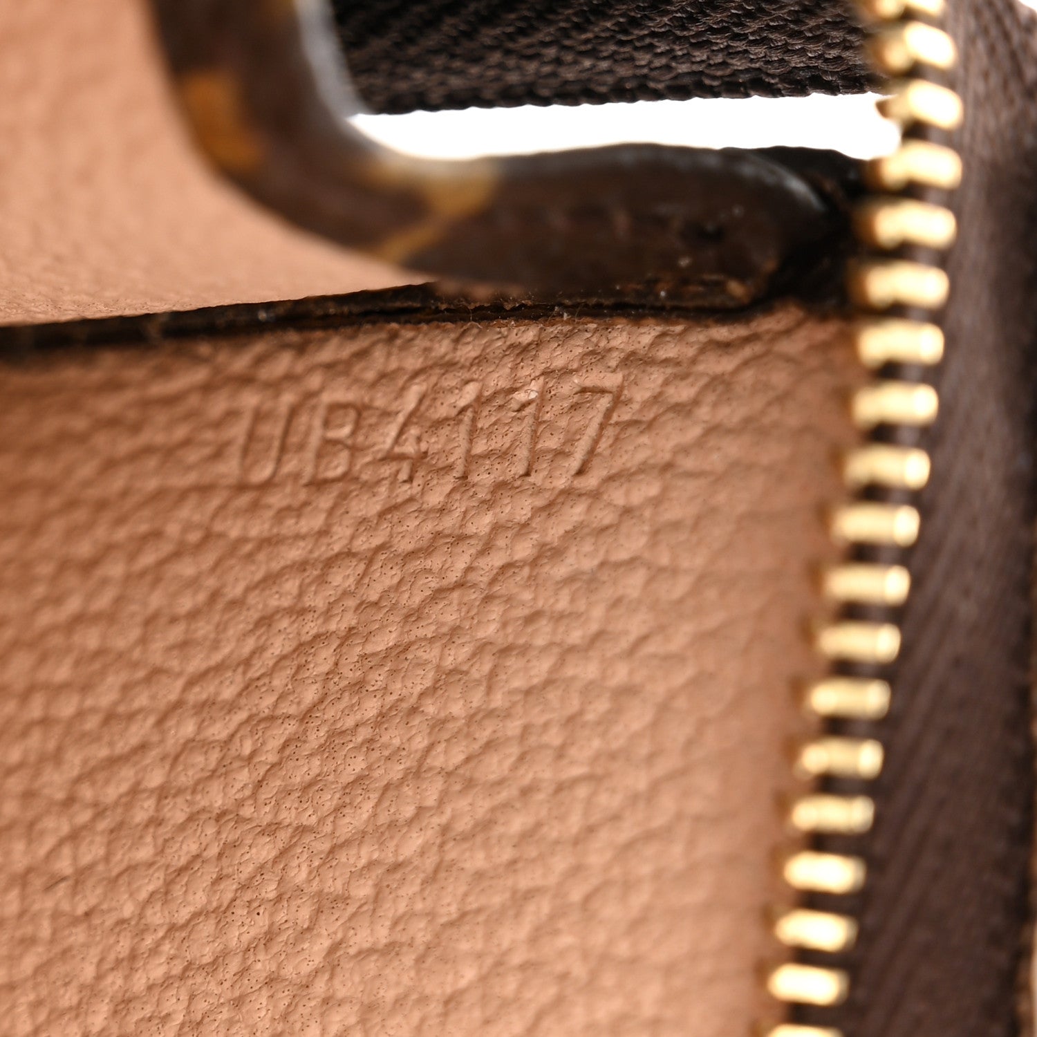 Louis Vuitton Monogram Toiletry Pouch 19 7 of 9