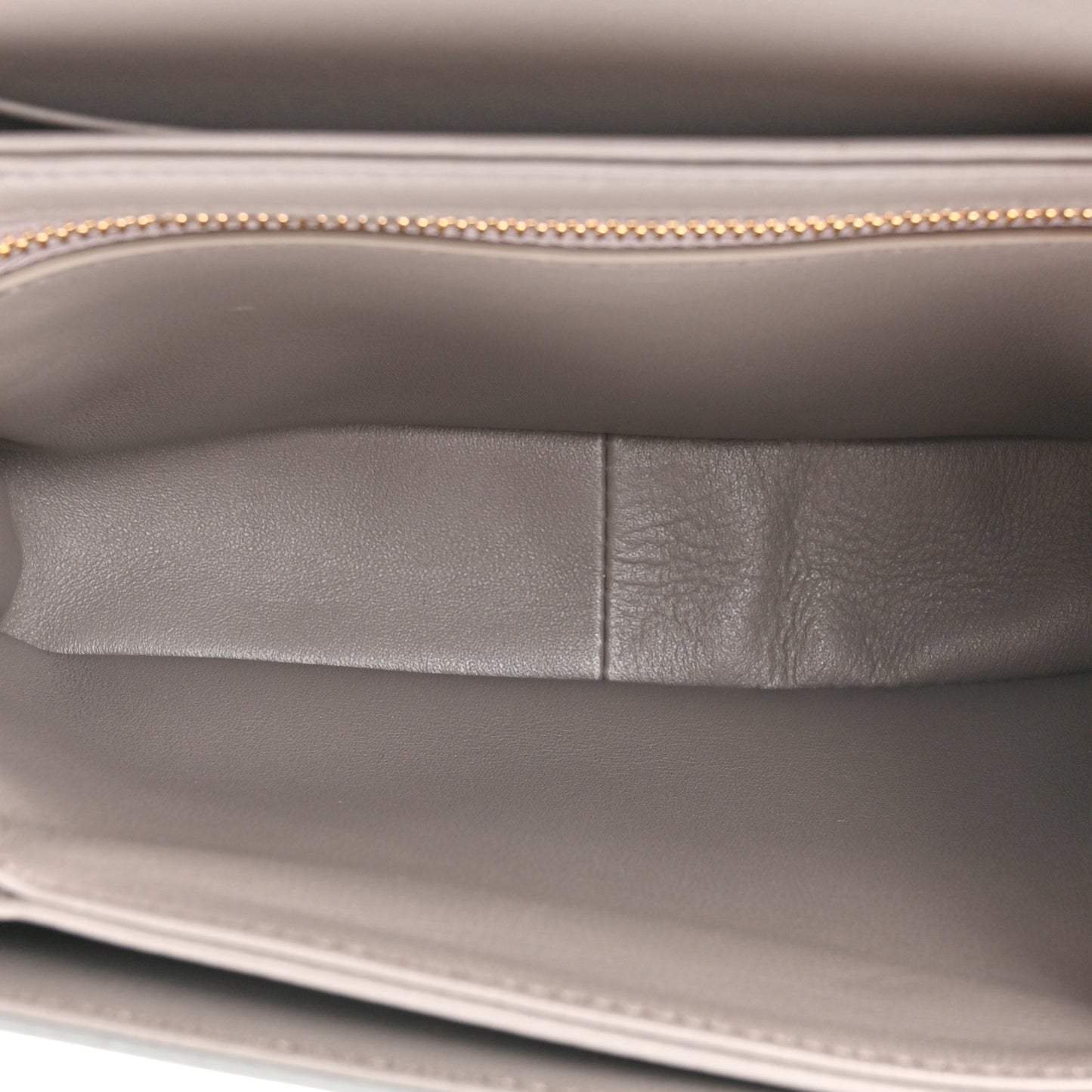 Shiny Calfskin Teen Triomphe Pebble