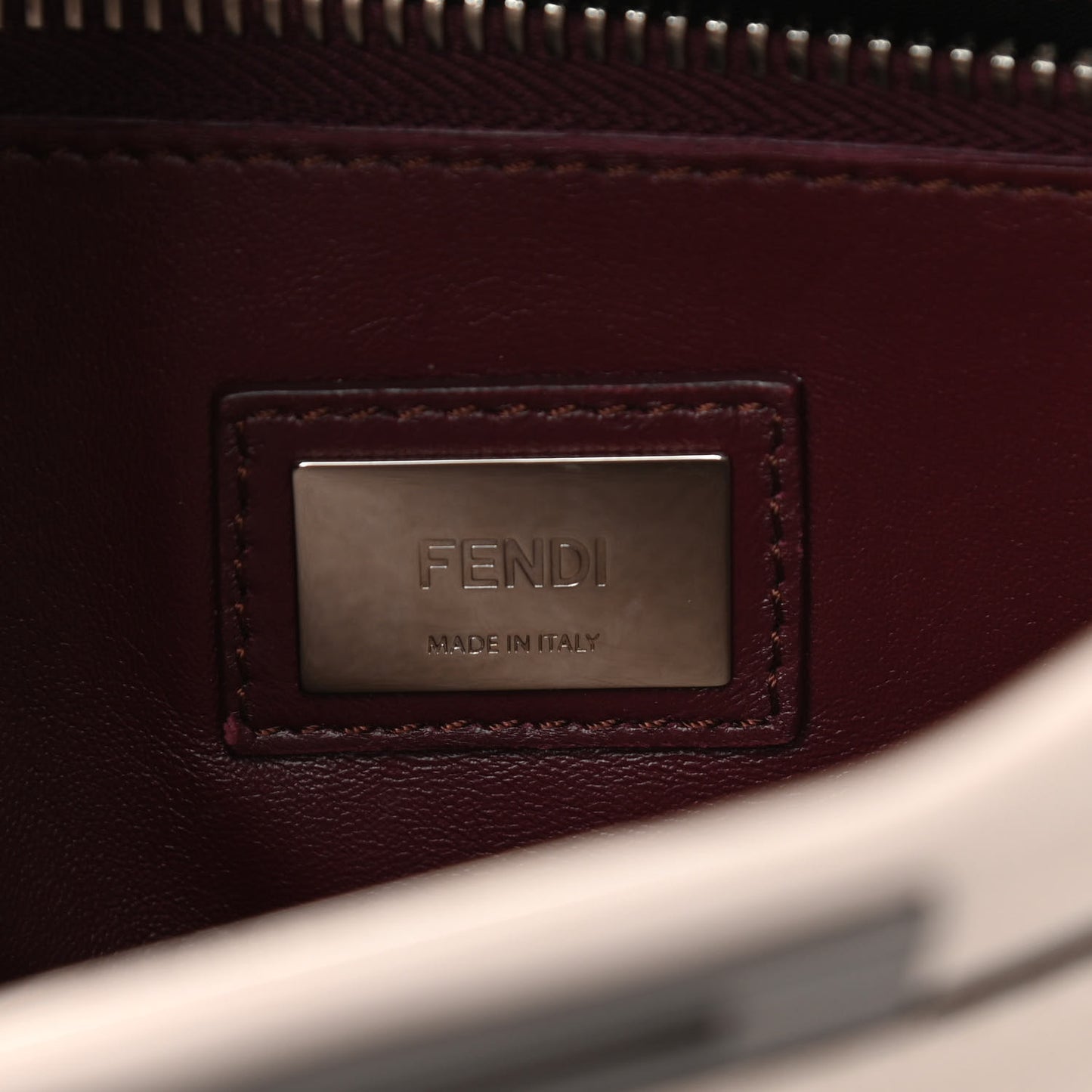 Vitello Seta Shiny Nappa Medium Peekaboo Iconic Satchel Grigio Polvere Bordeaux