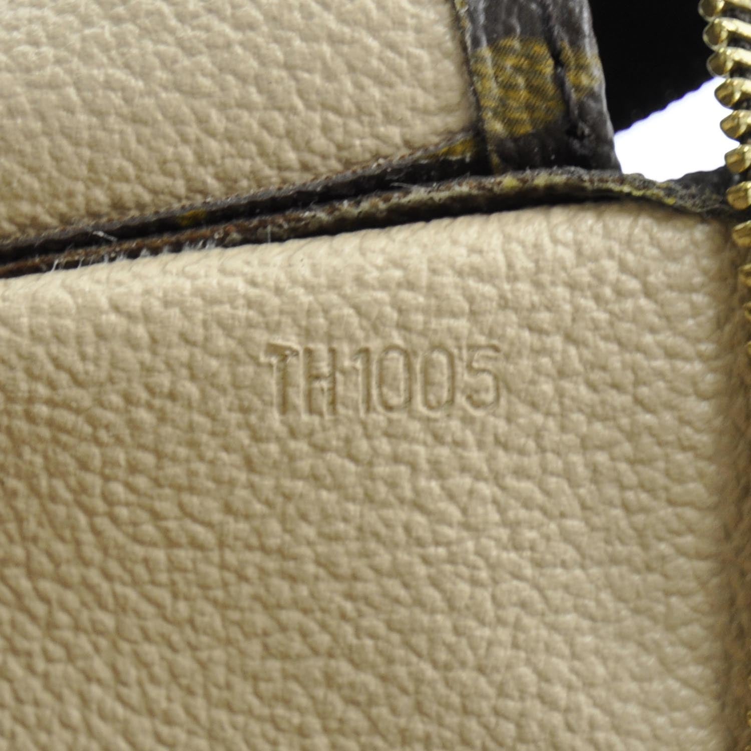 Louis Vuitton Monogram Toiletry Pouch 26 6 of 7