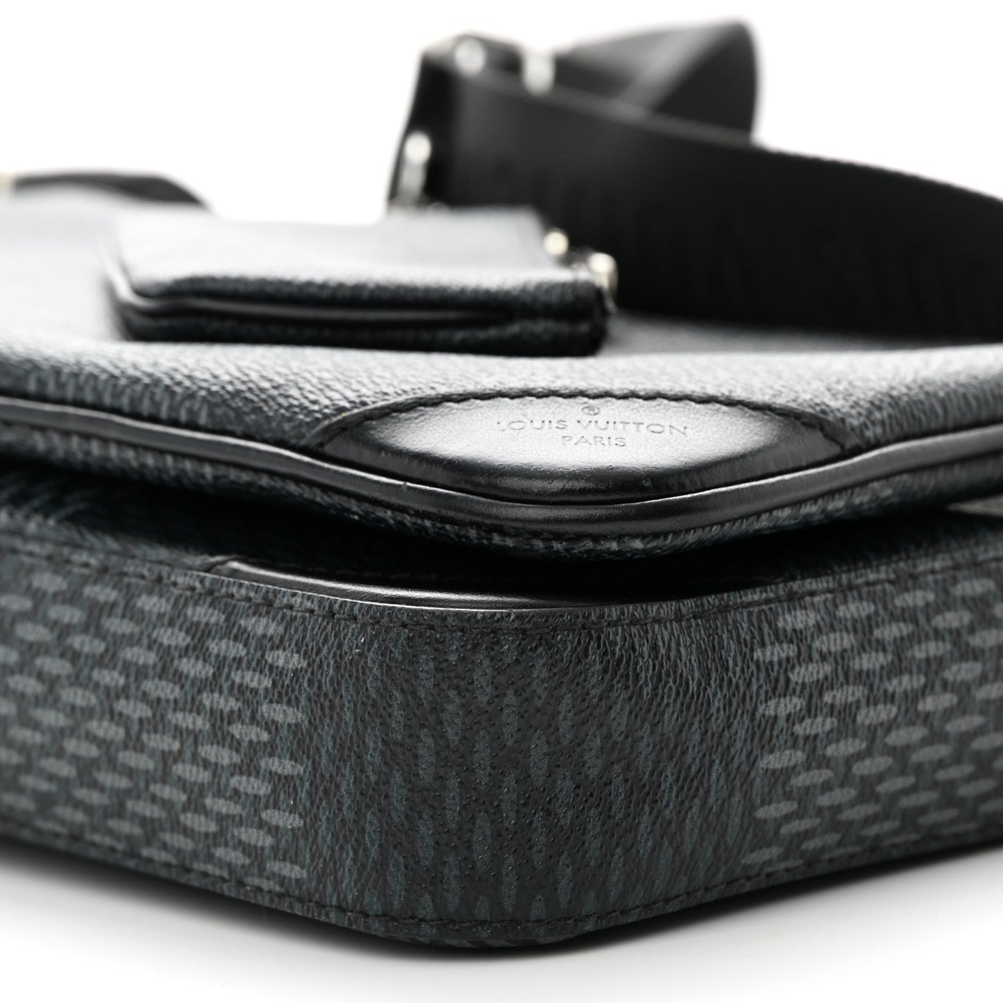 Damier Graphite 3D Trio Messenger