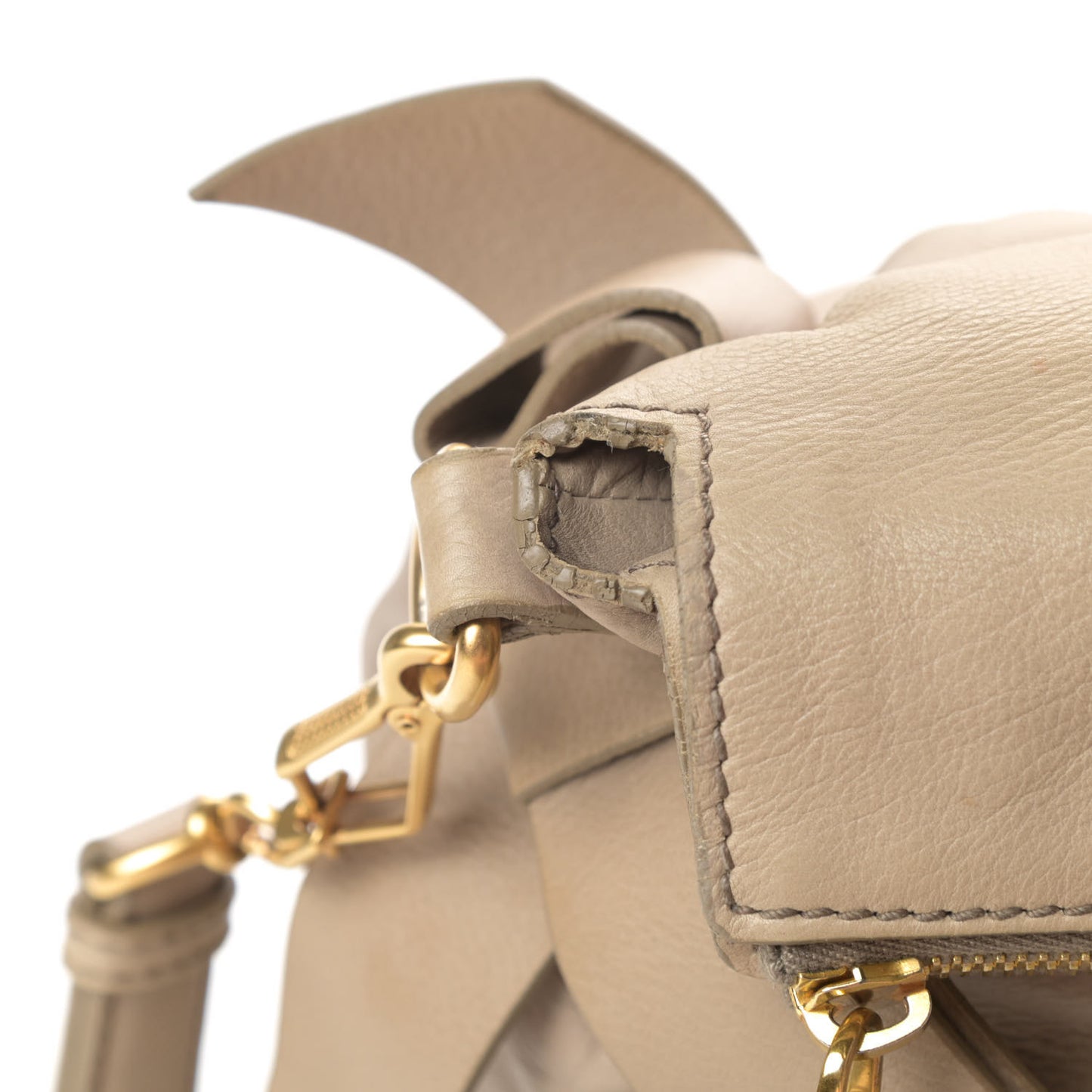 Vitello Medium Bow Bag Beige