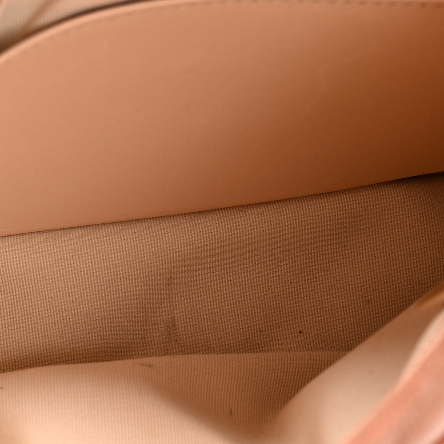 Caviar Quilted Wavy CC Hobo Beige