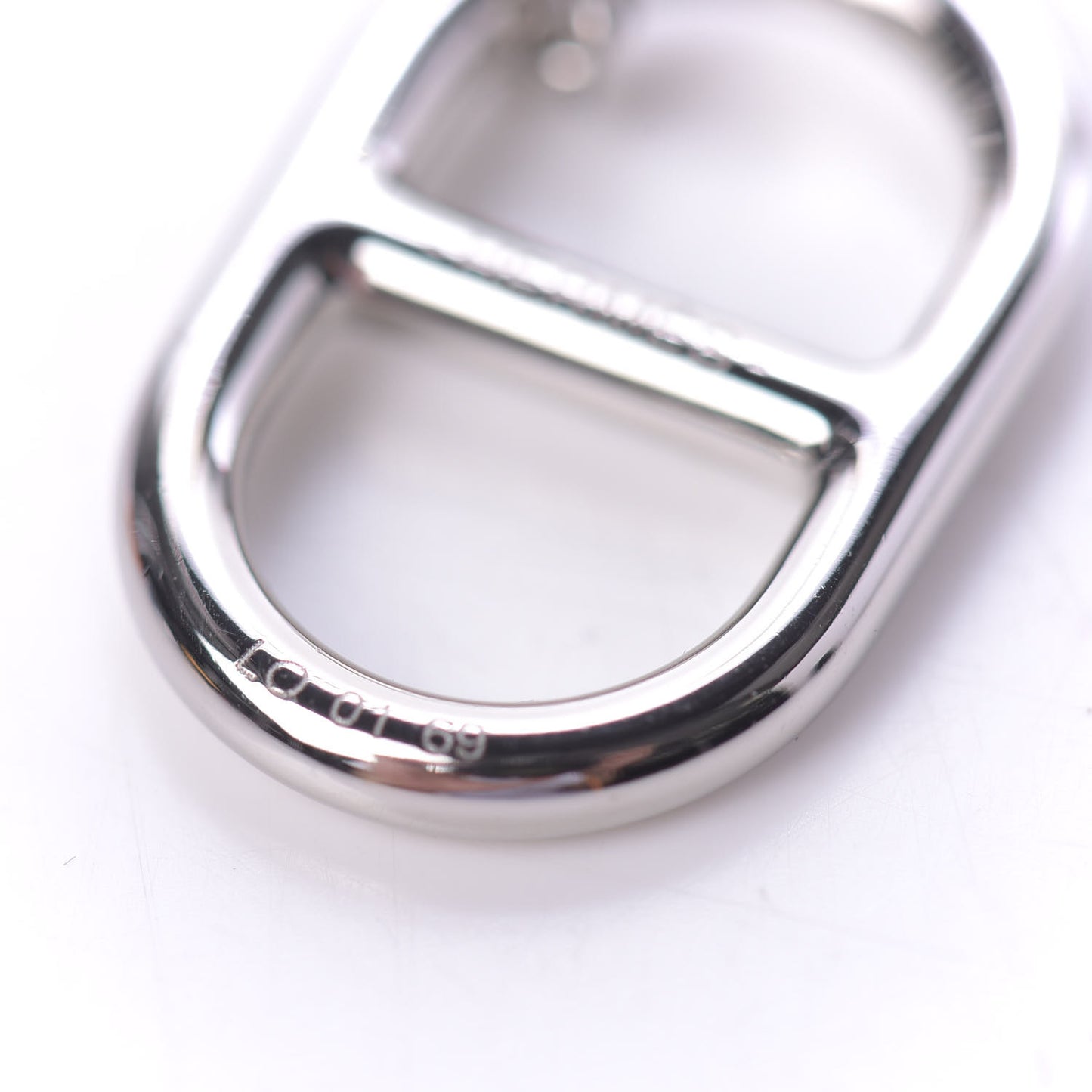 Swift O'Maillon Pendant Necklace White
