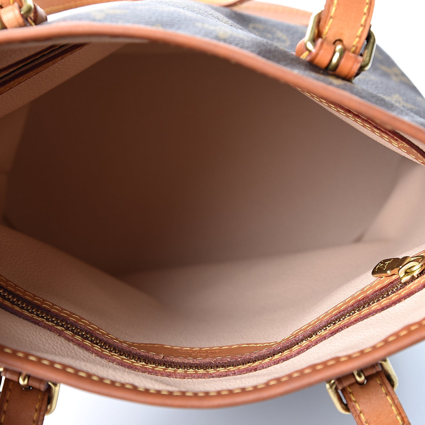 Monogram Petit Bucket 23