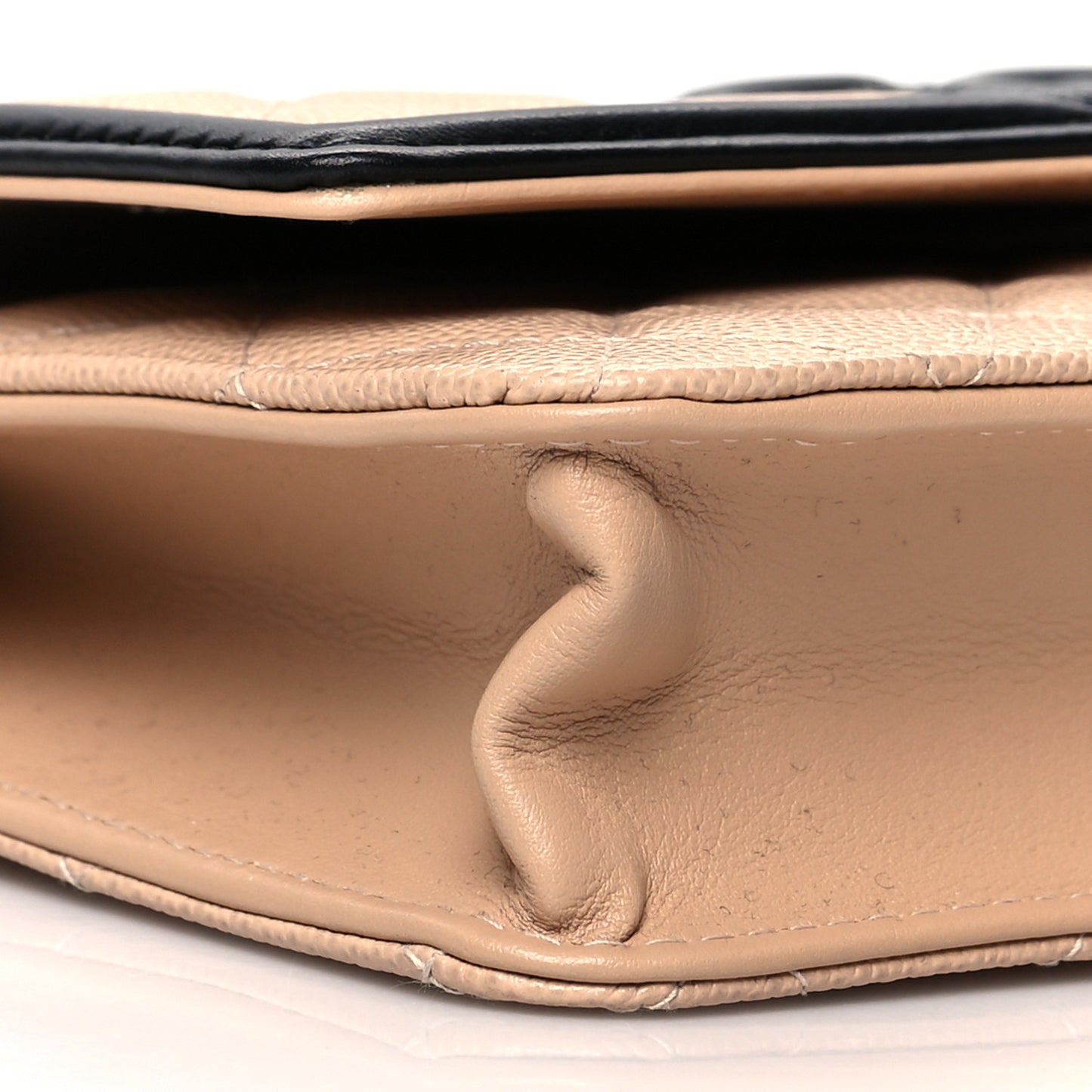 Caviar Quilted CC Filigree Wallet On Chain WOC Beige Black