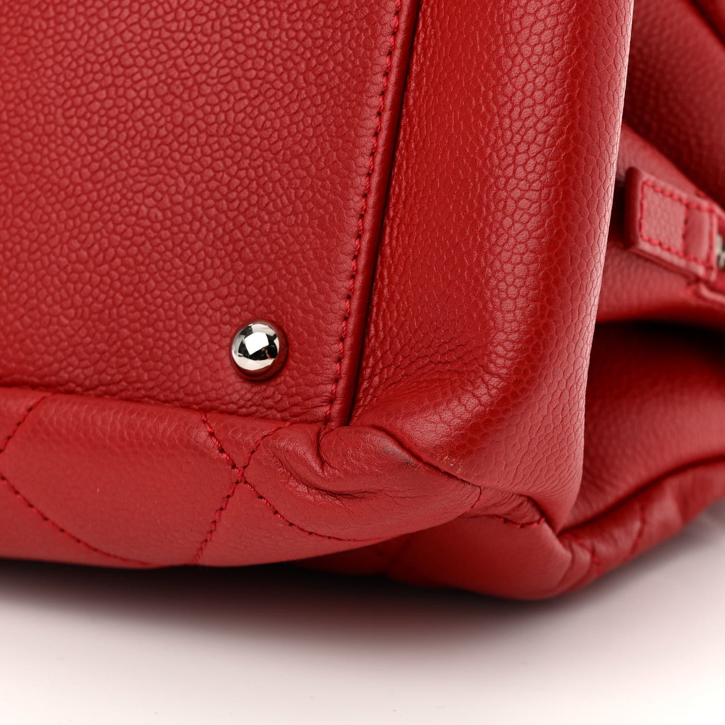 Caviar Quilted Timeless CC Soft Tote Red