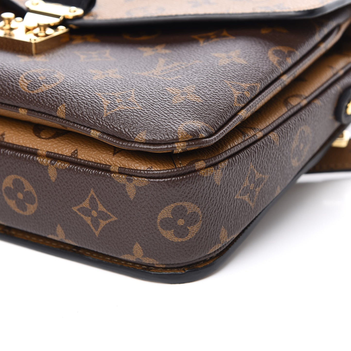 Reverse Monogram Pochette Metis