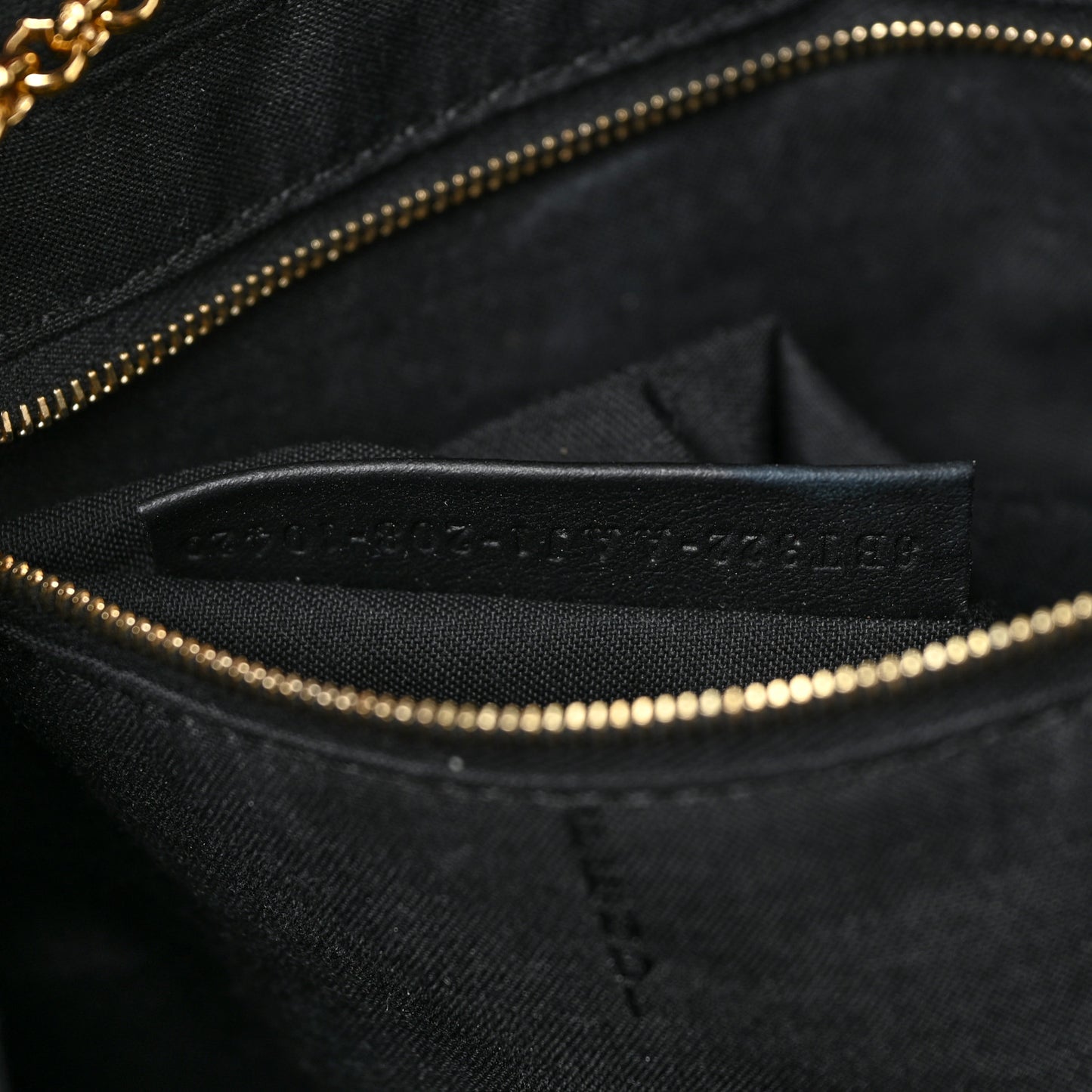 Vitello Grace King Karligraphy Chain Bucket Bag Black Bisquit