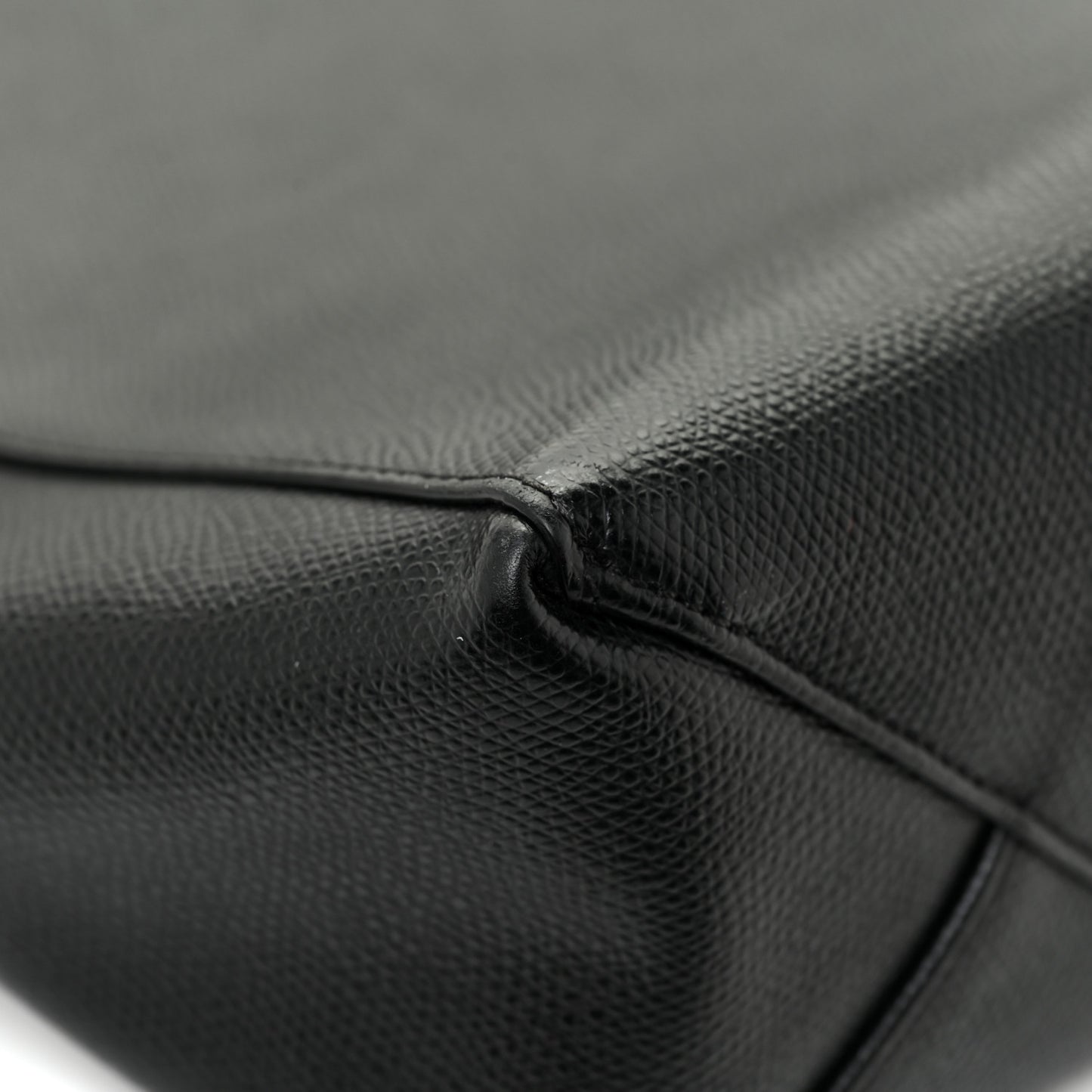 Grained Calfskin Small Vertical Cabas Black