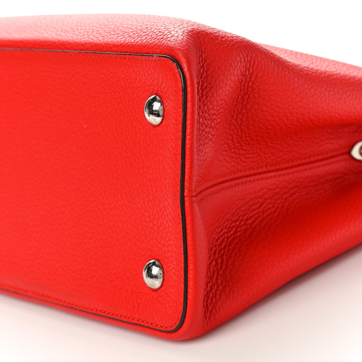 Louis Vuitton Taurillon Capucines MM Rubis 9 of 9