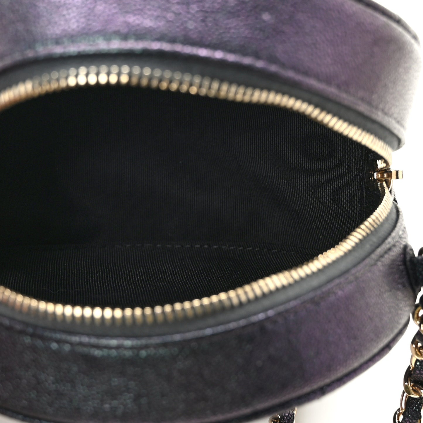 Iridescent Caviar Quilted Round Clutch With Chain Black