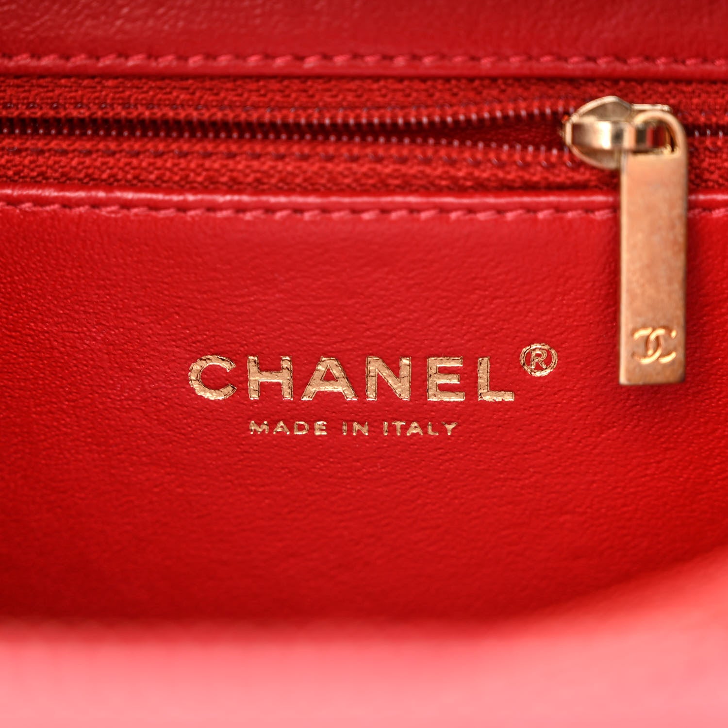 Chanel Caviar Quilted Medium CC Filigree Vanity Case Red 6 of 10