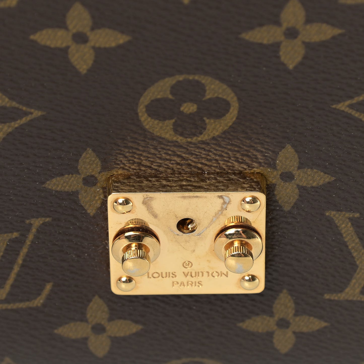 Monogram Metis