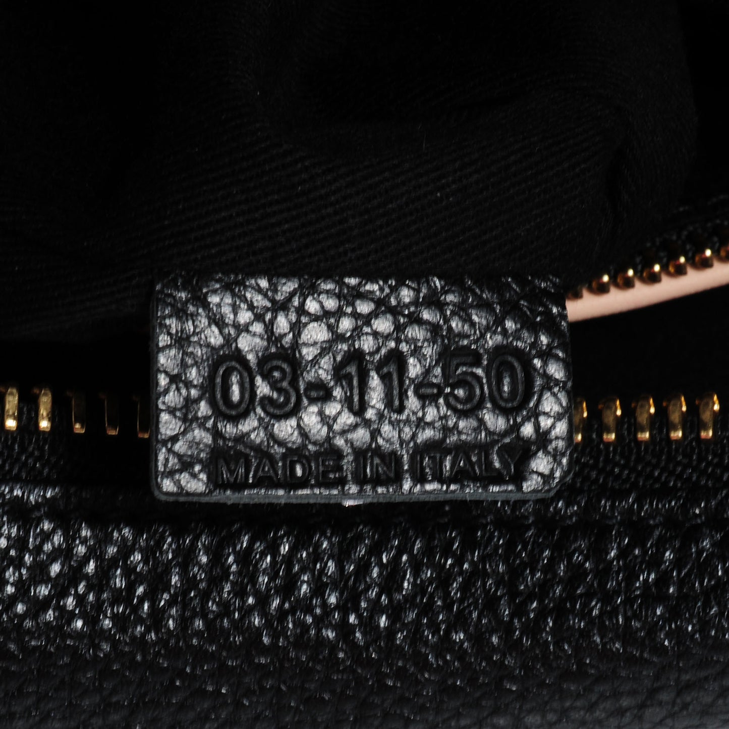 Calfskin Medium Paraty Black
