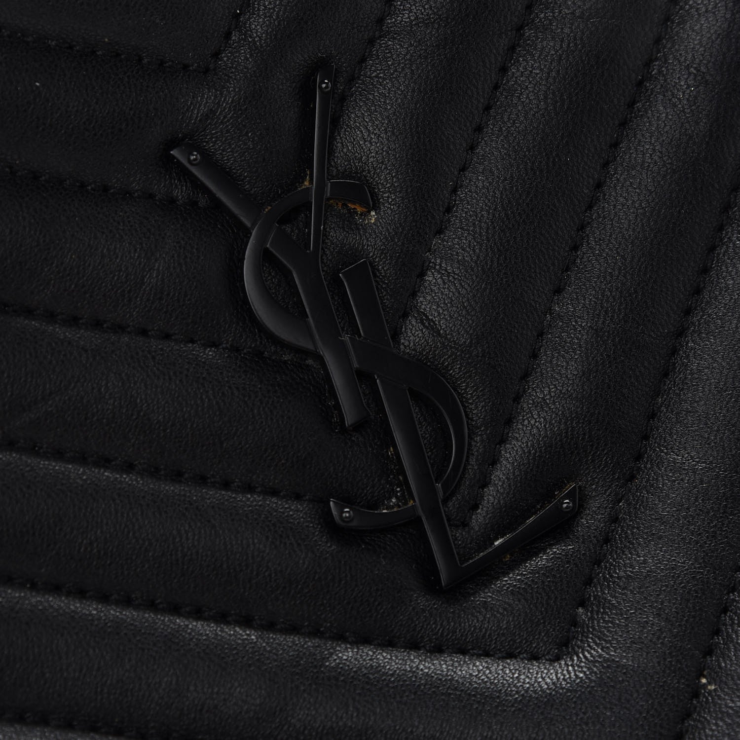Saint Laurent Matelasse Chevron Round Vinyle Camera Bag Black 10 of 10