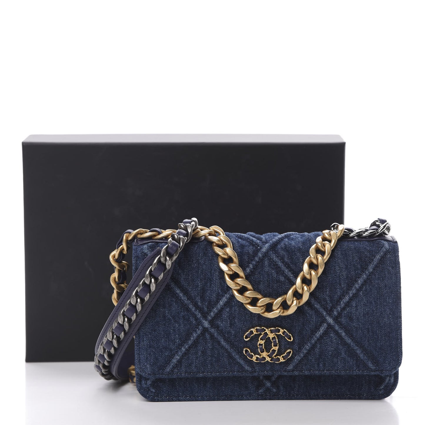 Denim Quilted 19 Wallet On Chain WOC Blue