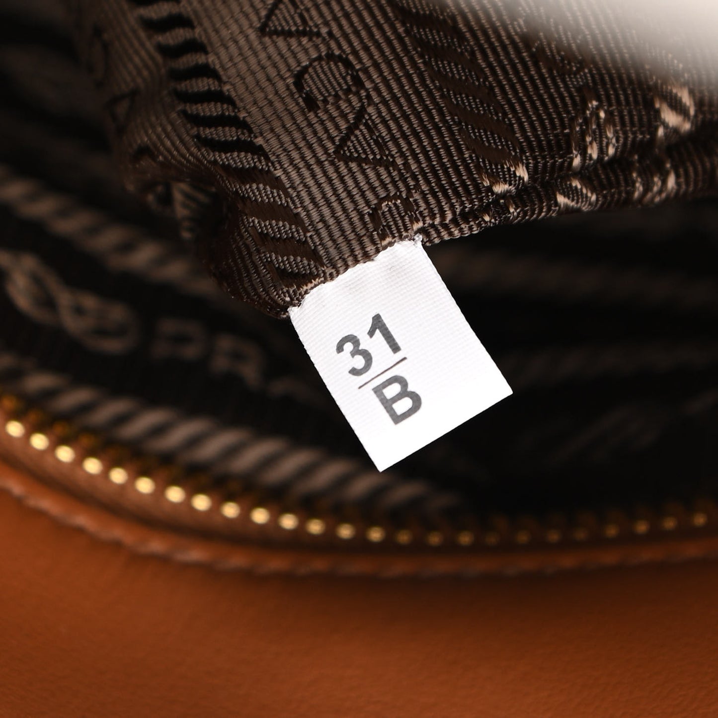 Jacquard Saffiano Triangolo Symbole Embroidered Large Tote Tobacco Talco