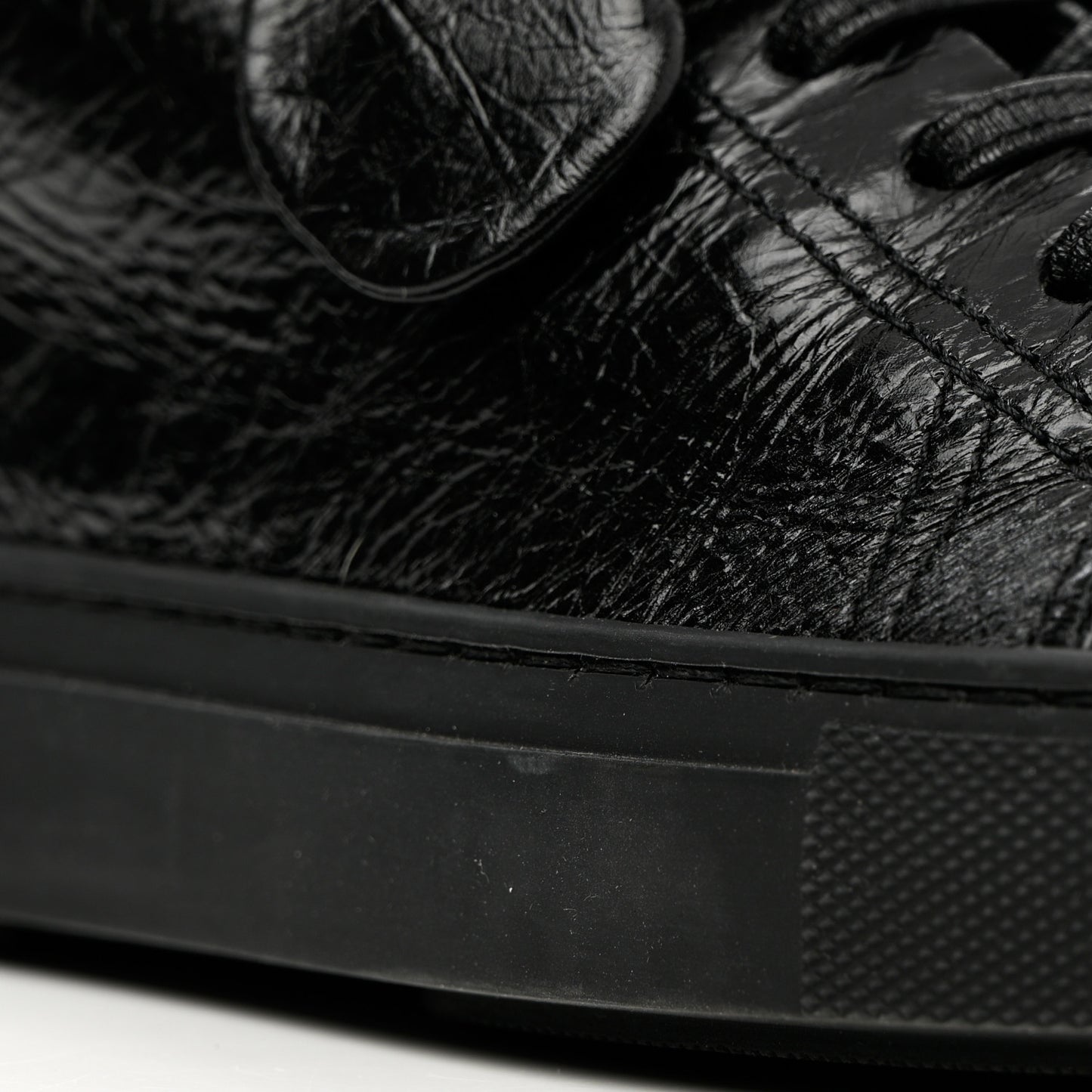 Crumpled Calfskin Womens CC Bow Sneakers 37 Black