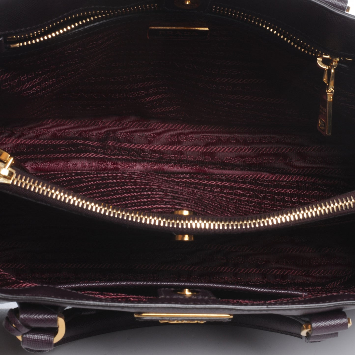 Saffiano Lux Medium Tote Bordeaux