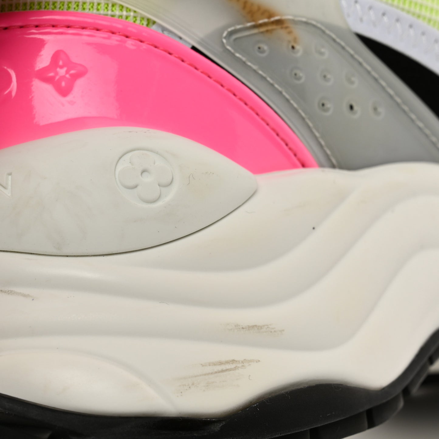 Monogram Calfskin Run 55 Sneakers 36 Pink White Yellow
