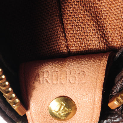 Louis Vuitton Monogram Cabas Mezzo 8 of 8
