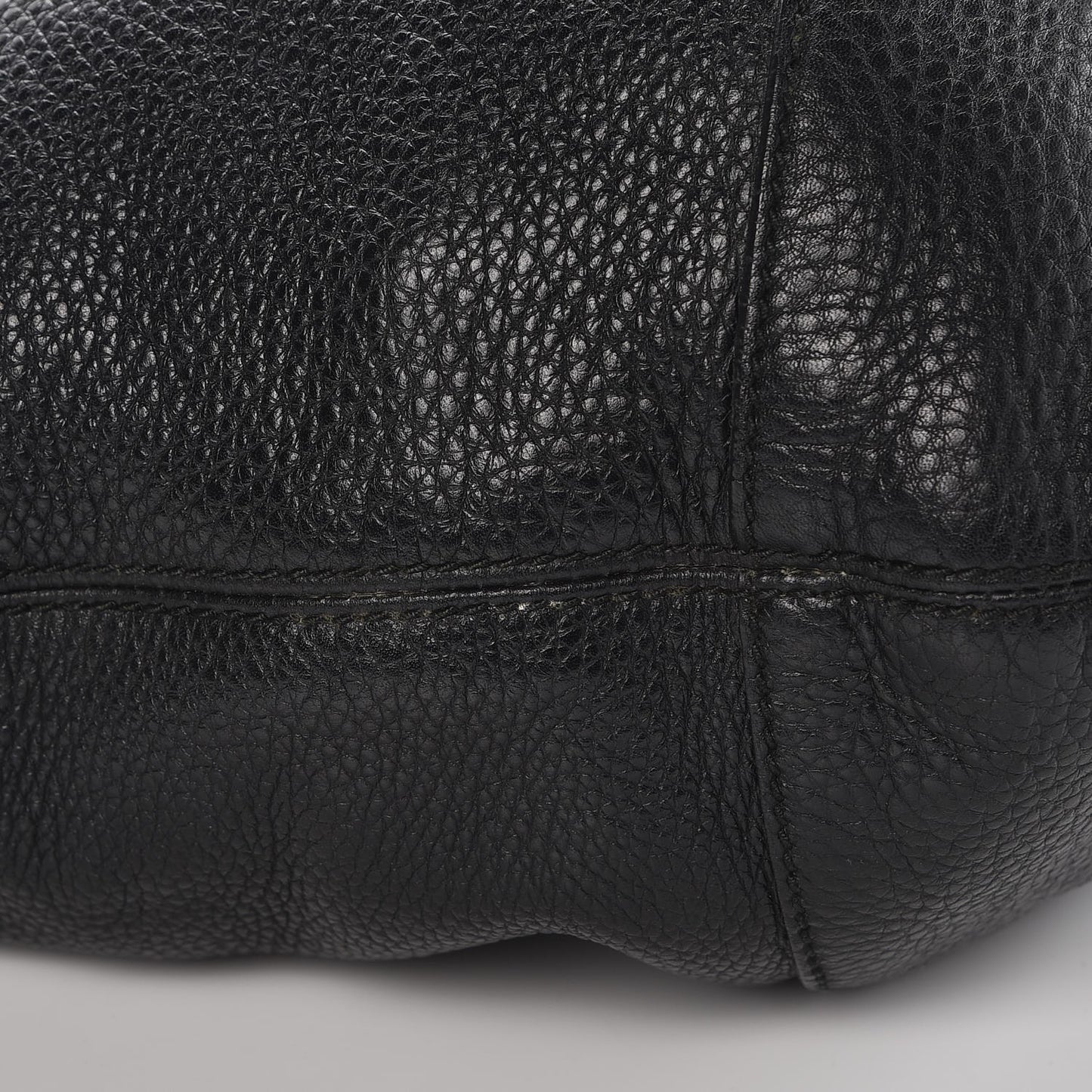 Pebbled Calfskin Medium Soho Chain Hobo Black