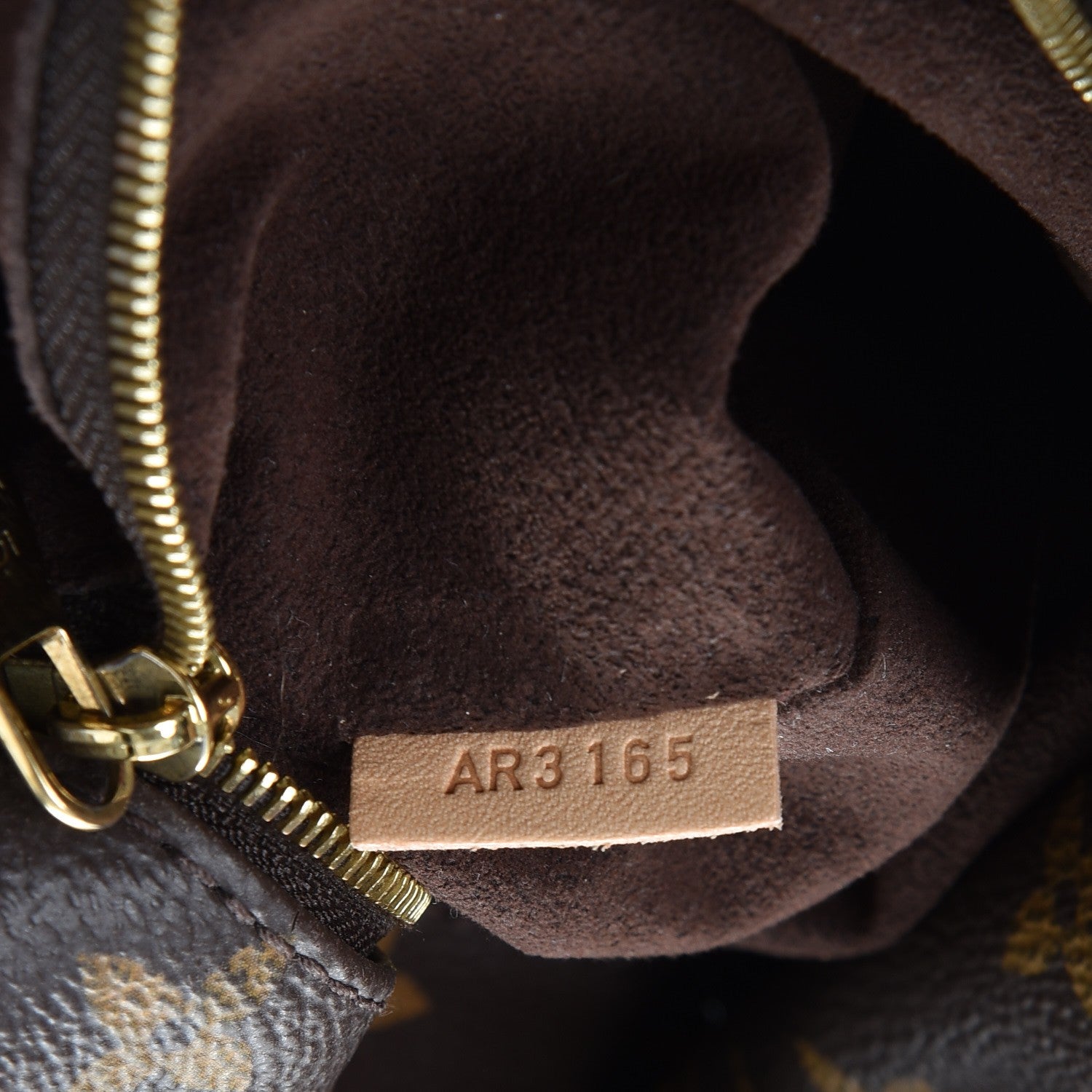 Louis Vuitton Monogram Metis 8 of 10