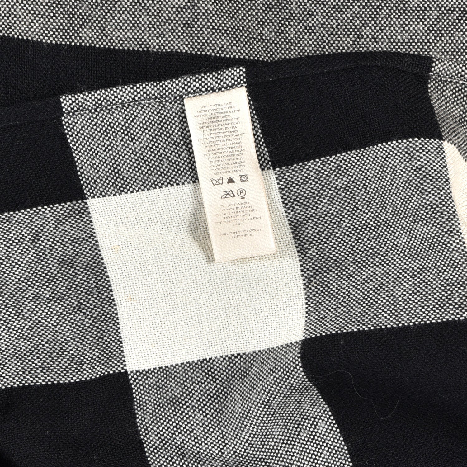 Burberry Fine Wool Mega Check Cape Scarf Scarf Black Beige Grey 2 of 3