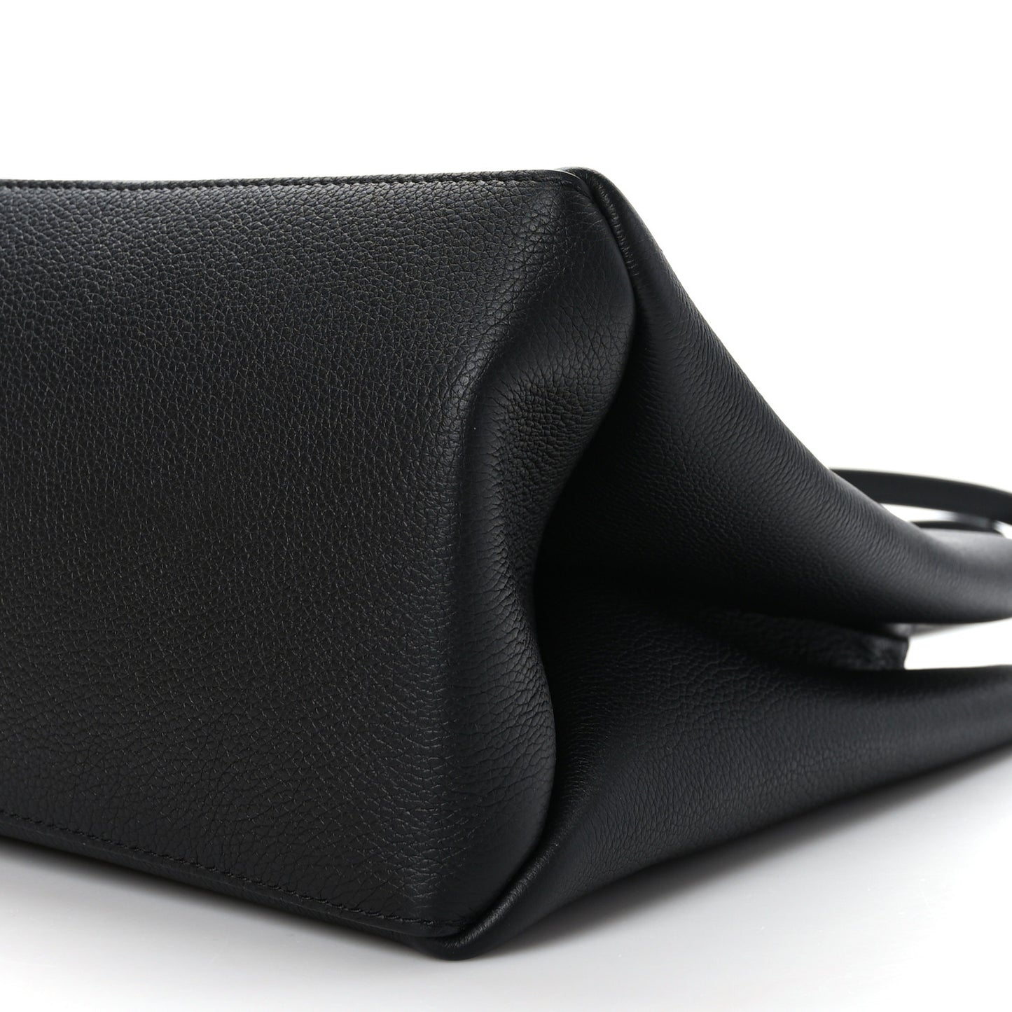 Grained Calfskin Lockme Shopper Black