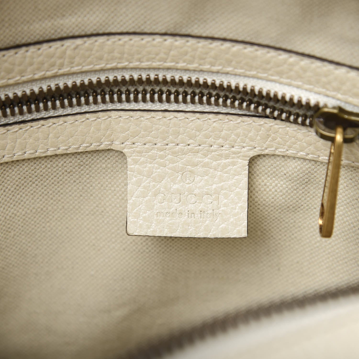 Gucci Grained Calfskin Logo Messenger Bag White 6 of 10