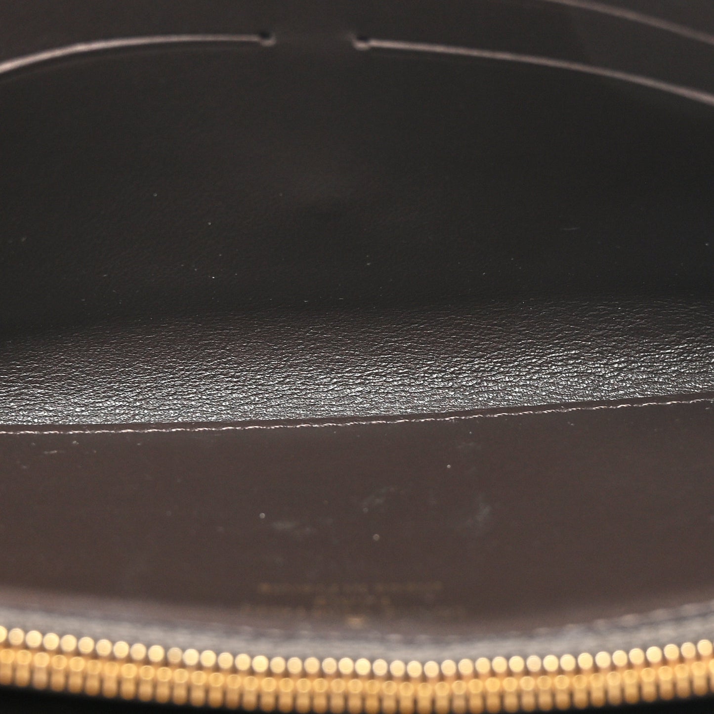 Taurillon Capucines Wallet Galet