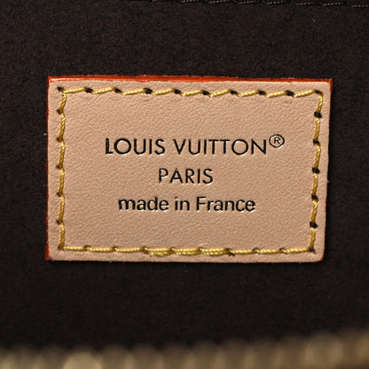 Louis Vuitton Monogram Squire East West 6 of 9