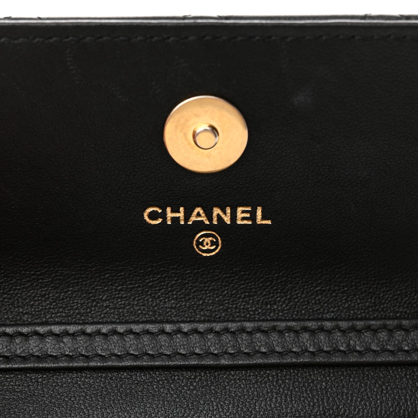 Lambskin Quilted Pearl Crush Clutch With Chain Black