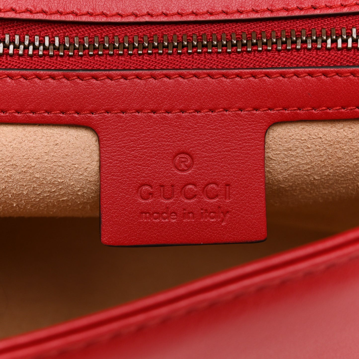 Calfskin Matelasse Small GG Marmont Shoulder Bag Hibiscus Red