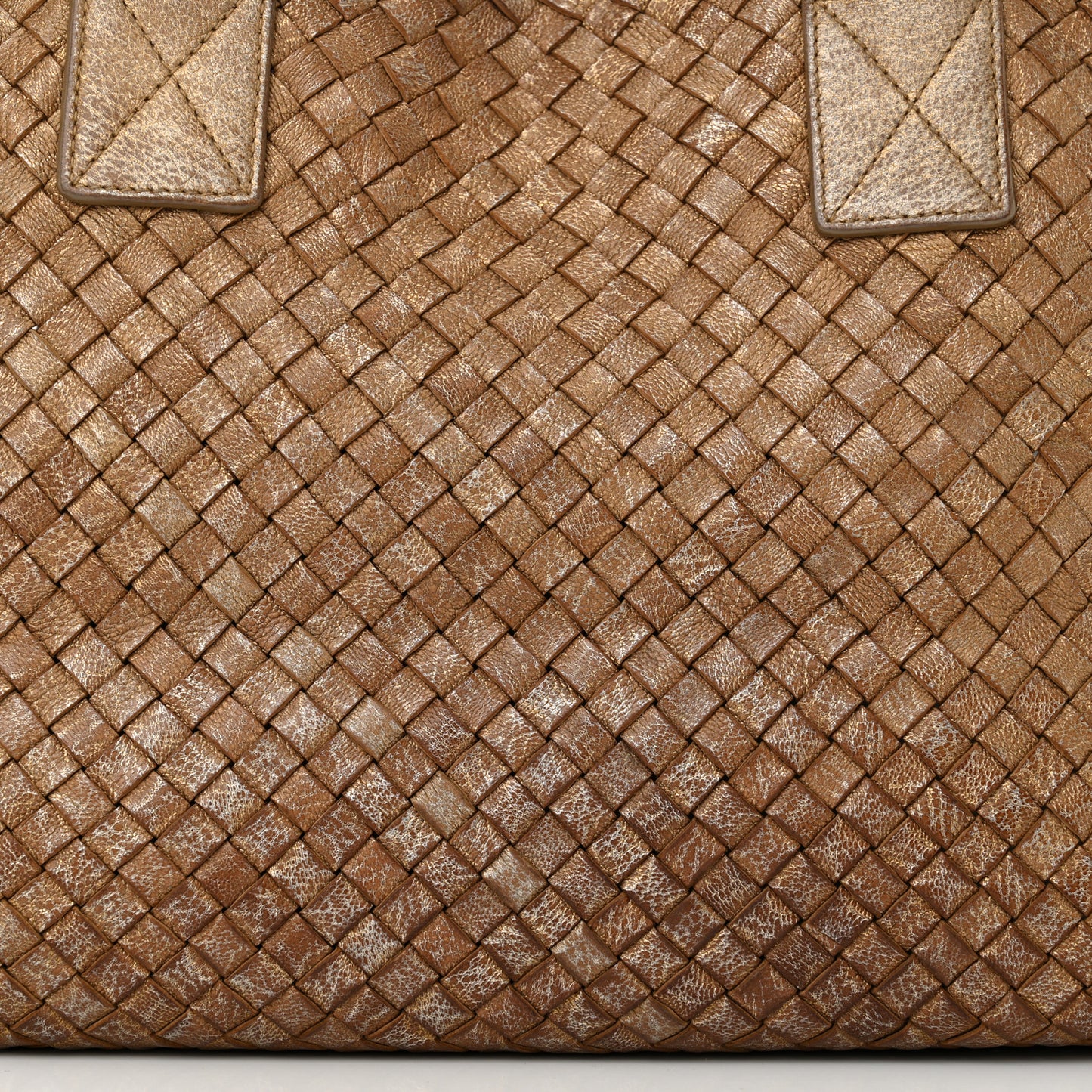 Metallic Chevre Intrecciato Medium Cabat Ottone